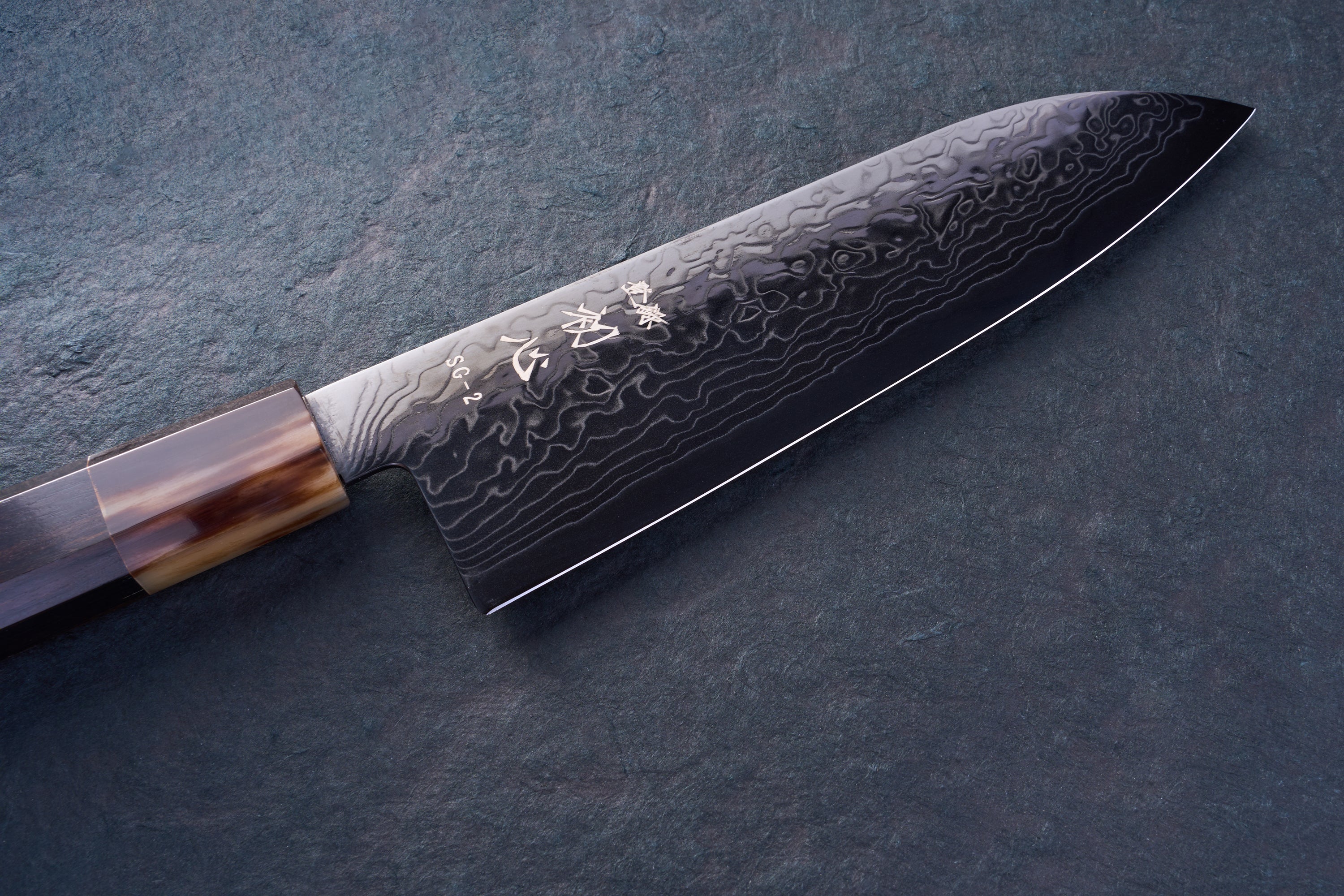 Hatsukokoro Ryuhyo SG2 Damascus BLACK Santoku 180mm