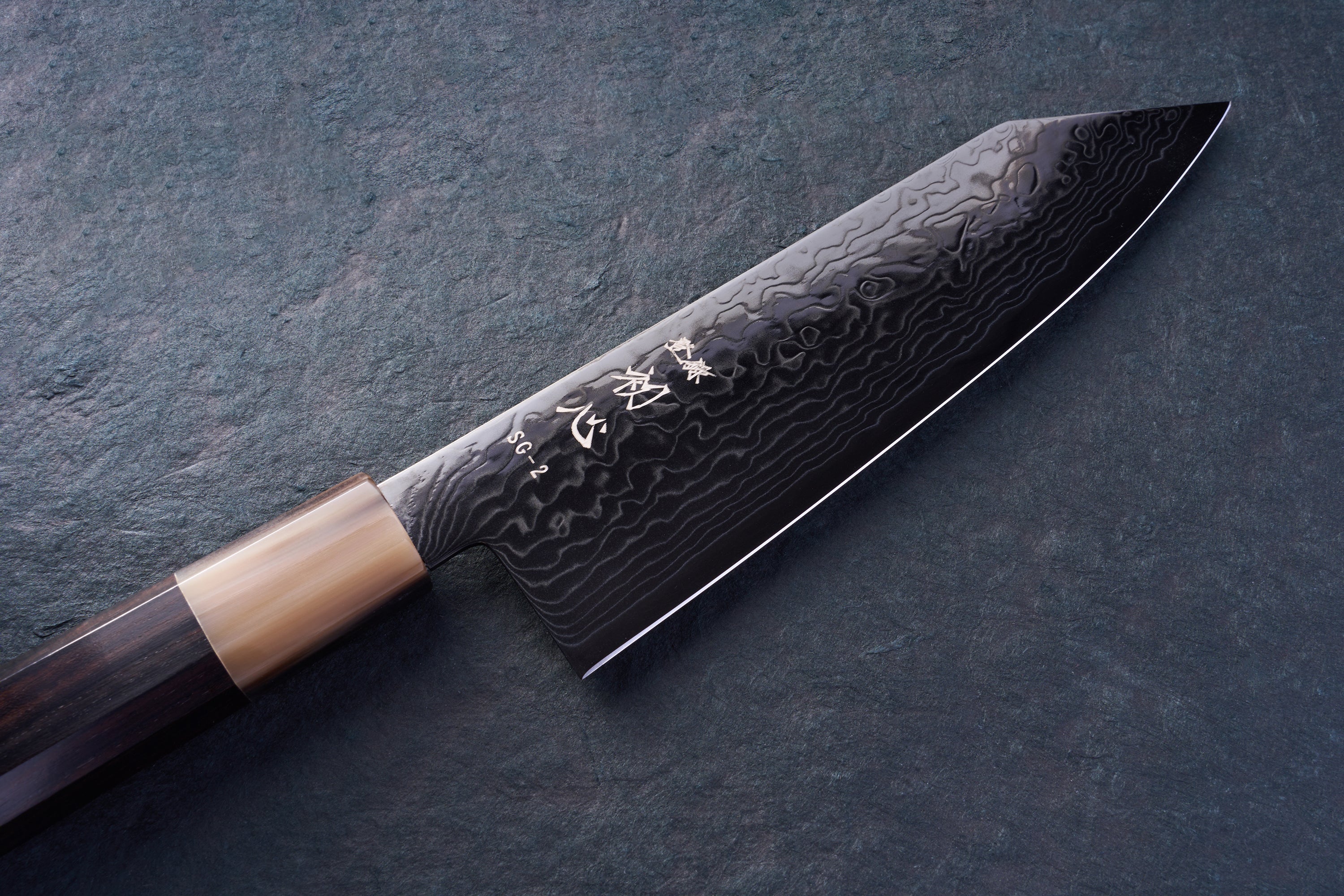 Hatsukokoro Ryuhyo SG2 Damascus BLACK Bunka 180mm